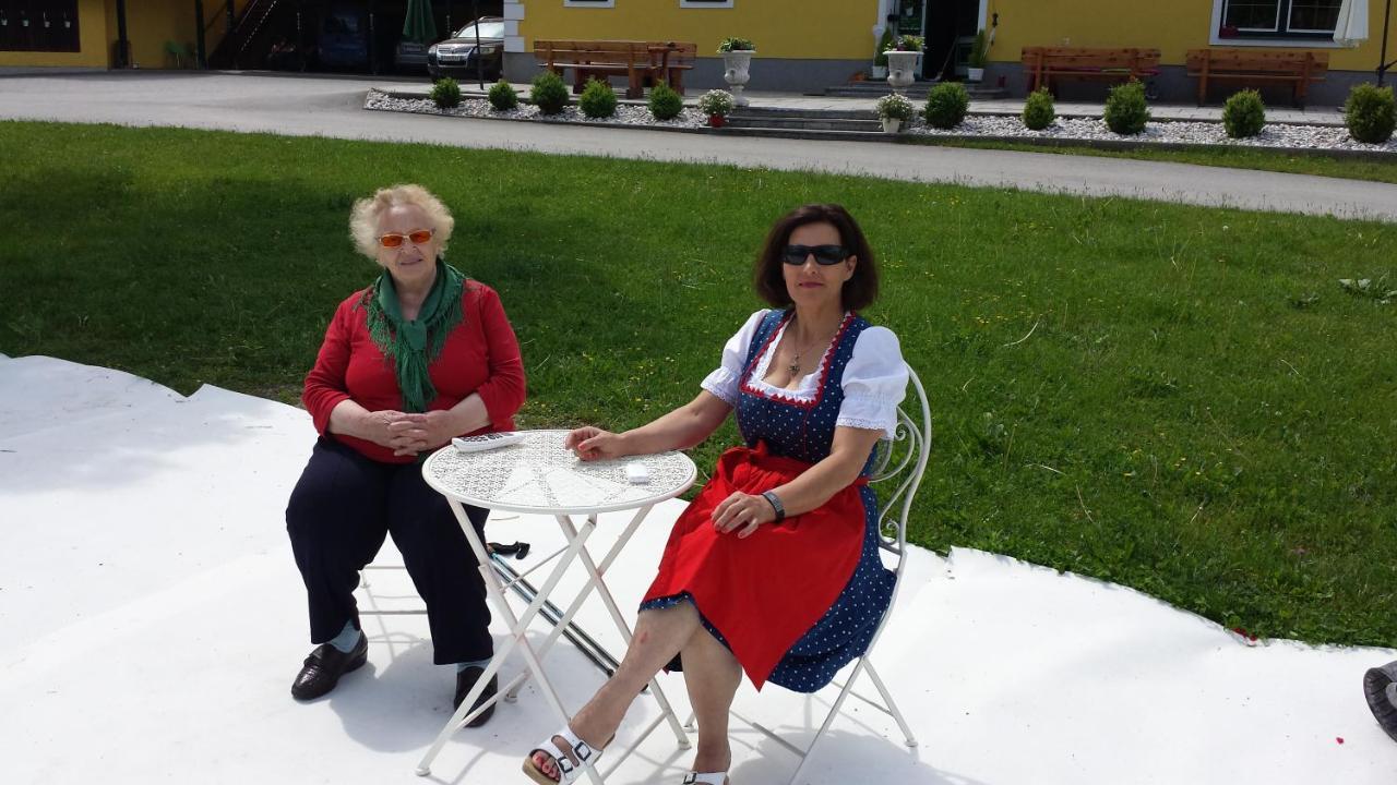 Huette Zum Verlieben Gurk Exteriör bild