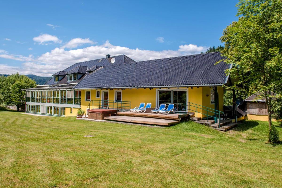 Huette Zum Verlieben Gurk Exteriör bild